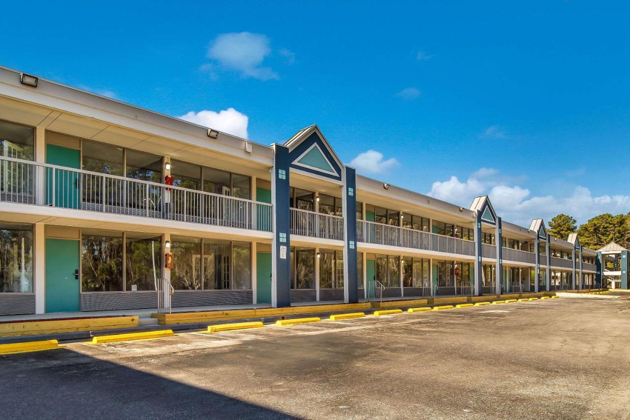 Clarion Inn & Suites Florence Ngoại thất bức ảnh