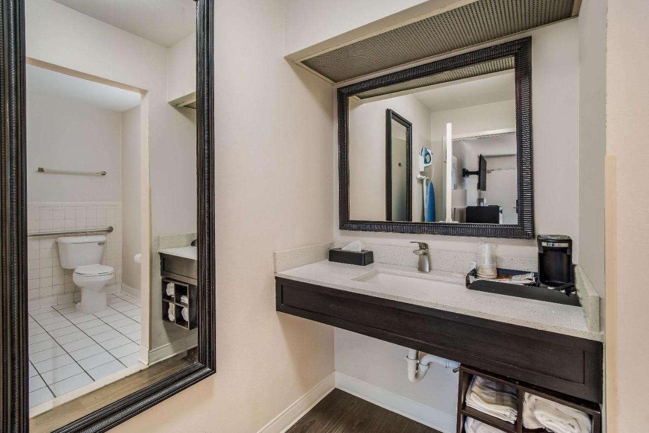Clarion Inn & Suites Florence Ngoại thất bức ảnh