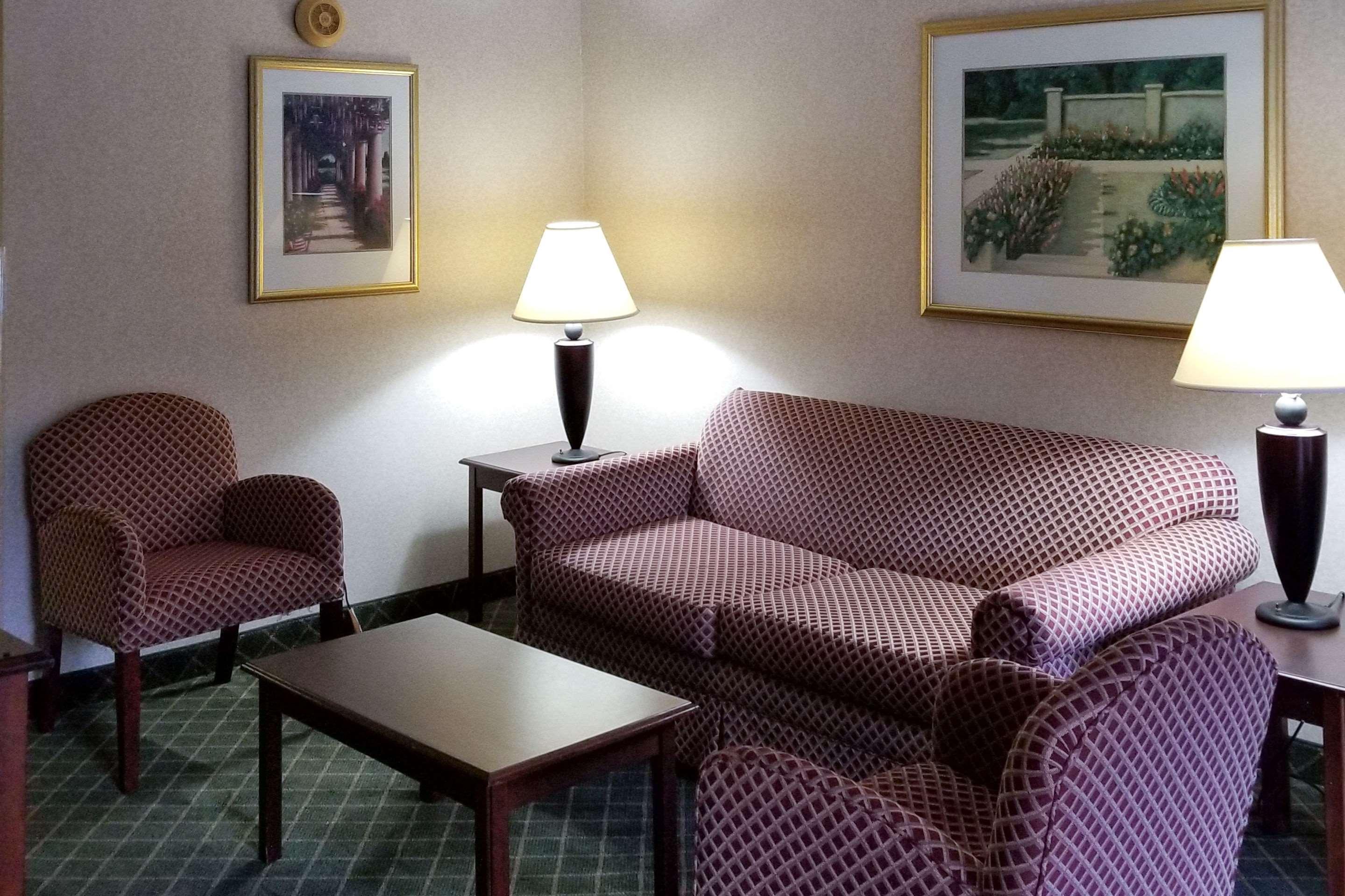 Clarion Inn & Suites Florence Ngoại thất bức ảnh