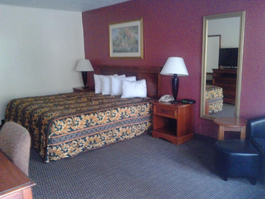Clarion Inn & Suites Florence Ngoại thất bức ảnh