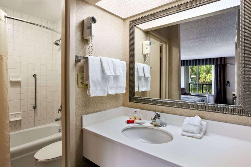 Clarion Inn & Suites Florence Ngoại thất bức ảnh