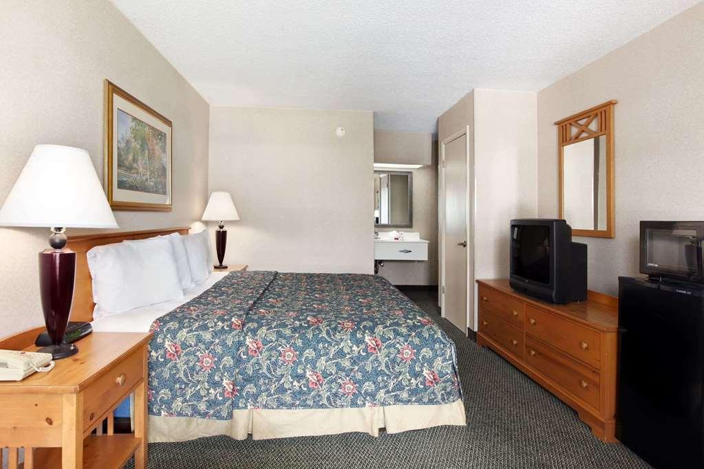 Clarion Inn & Suites Florence Ngoại thất bức ảnh