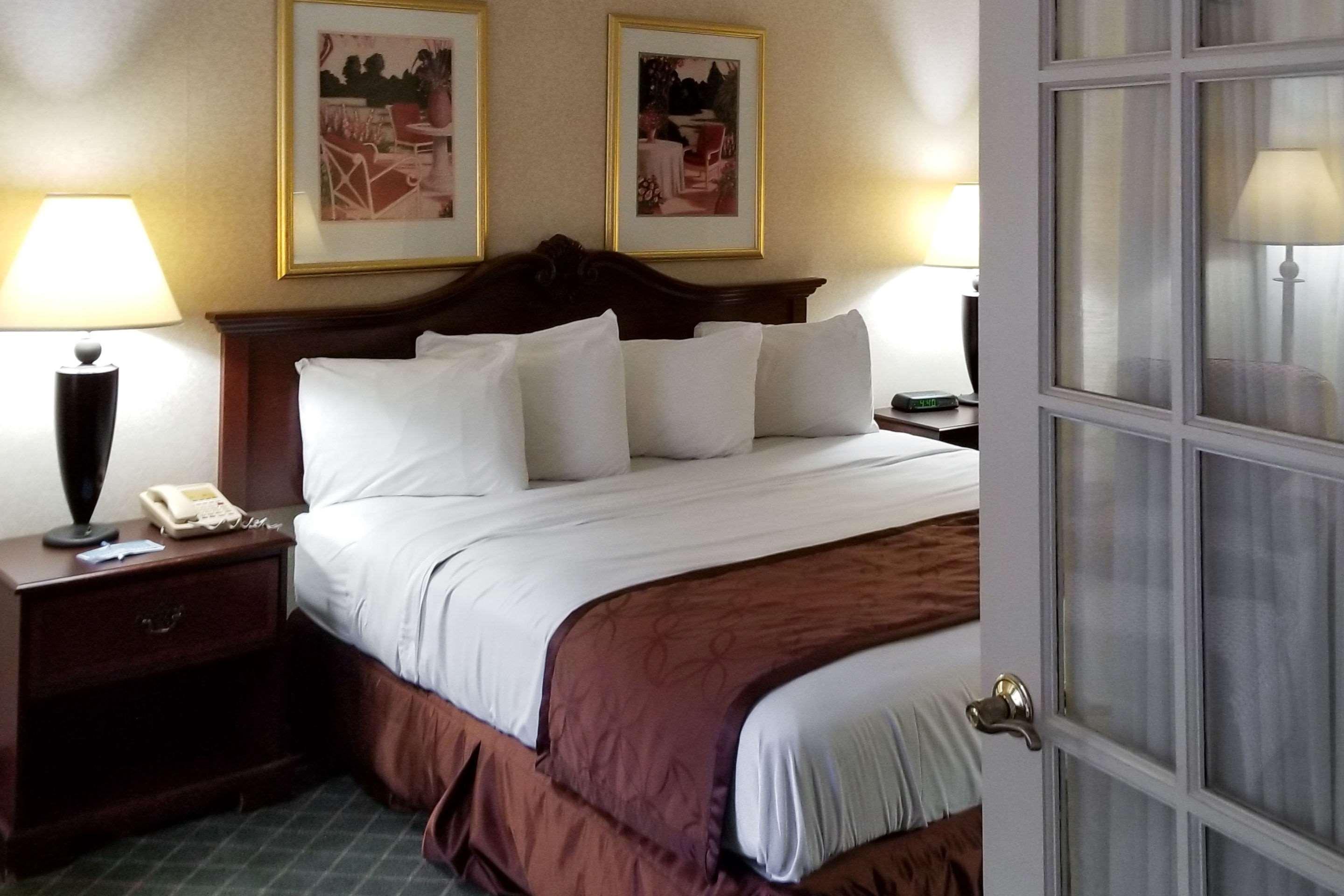 Clarion Inn & Suites Florence Ngoại thất bức ảnh