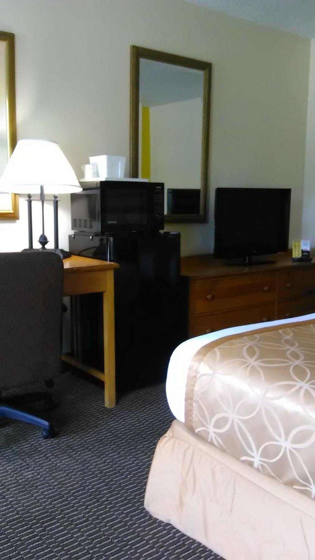 Clarion Inn & Suites Florence Ngoại thất bức ảnh